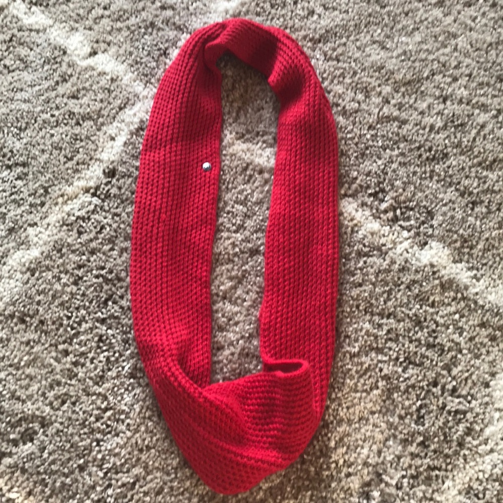 Red BCBG generation infinity scarf